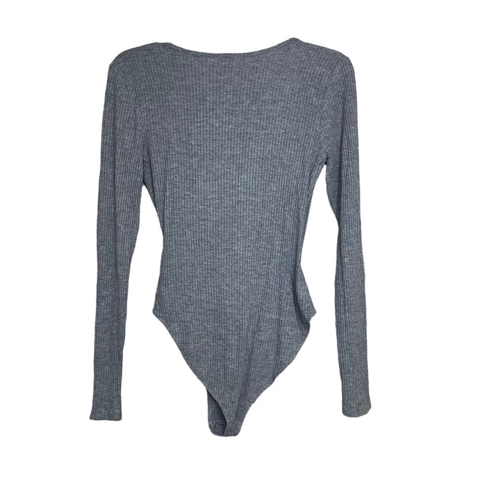 CAPE JUBY Women’s Medium Gray V-neck Crossover Wrap Ribbed Long Sleeve BodySuit - Picture 2 of 12